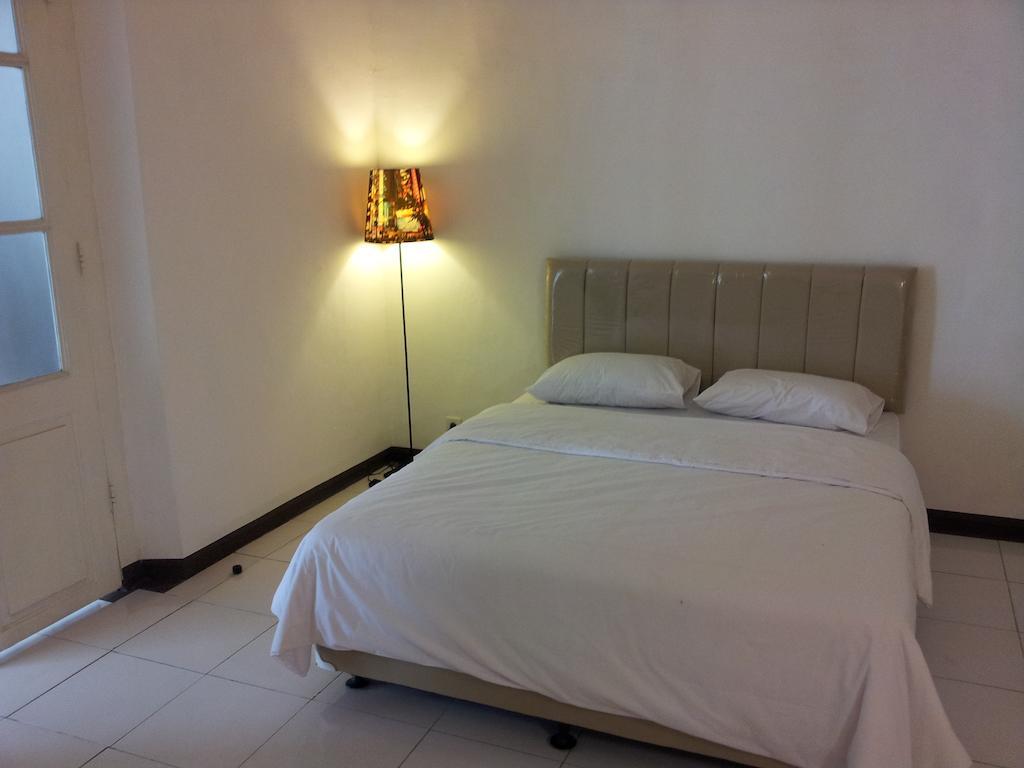 Loxy Inn Surabaya Kültér fotó